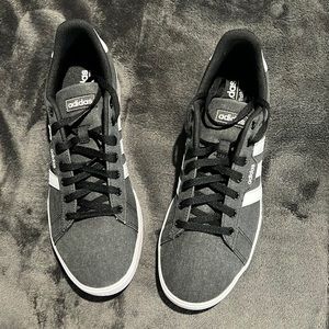 Mens Adidas Daily 3.0 shoes. Size 12.